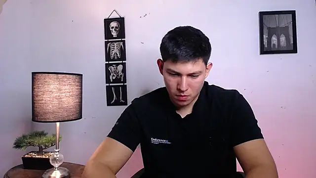 JamesCr  online show from November 13, 11:08 pm