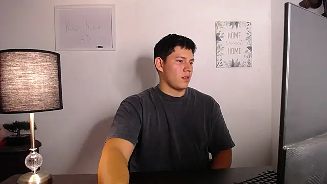 Snapshot of JamesCr_ chatting on October 11, 11:09 pm JamesCr online show from October 11, 11:09 pm