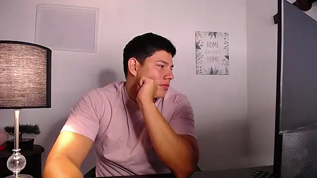 Snapshot of JamesCr_ chatting on October 7, 11:03 am JamesCr online show from October 7, 11:03 am