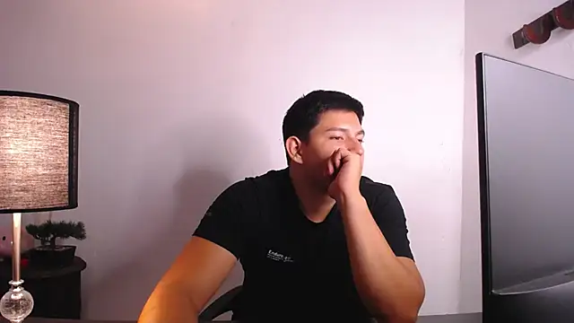 Snapshot of JamesCr_ chatting on October 3, 4:06 am JamesCr online show from October 3, 4:06 am
