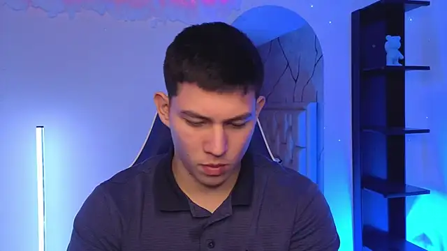 JamesCr  online show from June 9, 12:29 pm