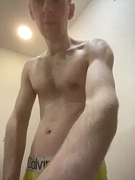 LynnAhNight online show from April 24, 3:20 am