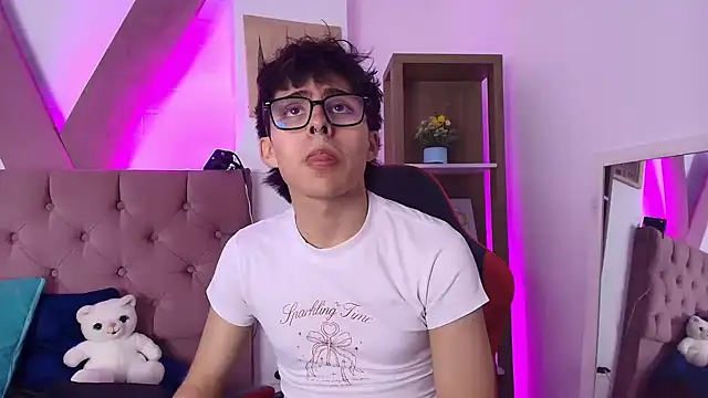 PepperTwink online show from April 8, 4:16 pm