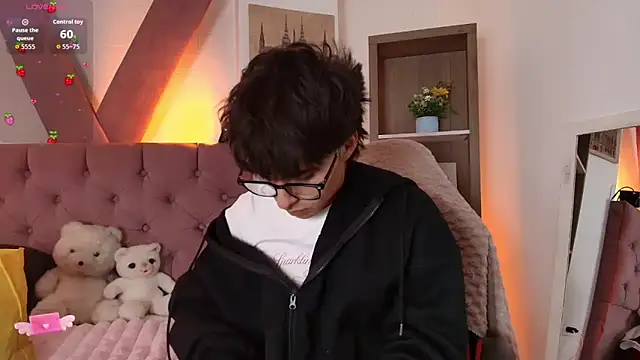 PepperTwink online show from April 20, 3:47 pm