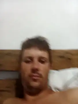 leocir081995 online show from February 7, 2:51 am