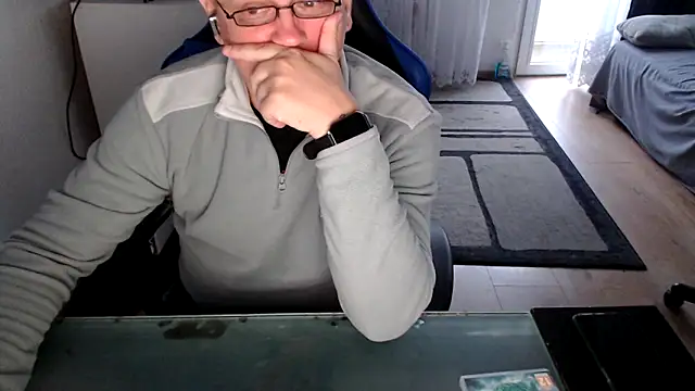Snapshot of ruplumber chatting on October 6, 4:00 pm ruplumber online show from October 6, 4:00 pm