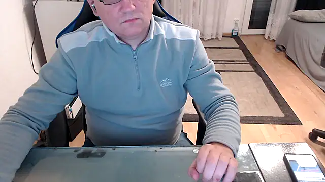 Snapshot of ruplumber chatting on October 3, 5:40 pm ruplumber online show from October 3, 5:40 pm
