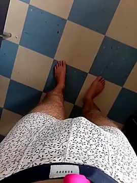 Snapshot of Dam70 chatting on October 19, 11:24 am Dam70 online show from October 19, 11:24 am