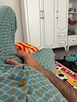 legolasleo online show from May 17, 6:21 am