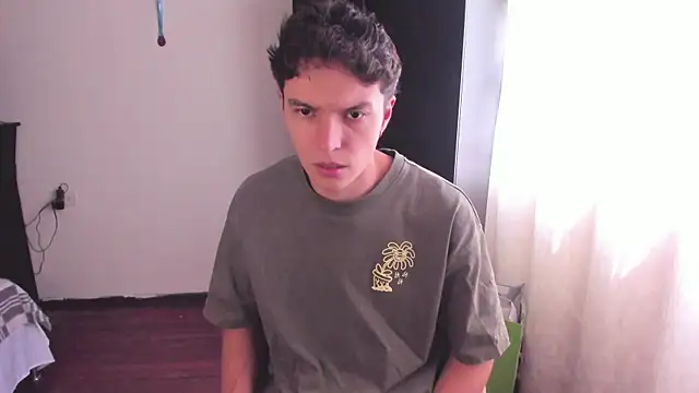 Snapshot of Mastrangelo_xxx chatting on March 18, 8:05 pm Mastrangelo xxx online show from March 18, 8:05 pm