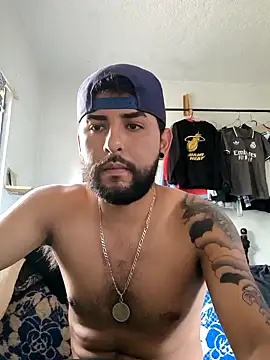 Snapshot of dickman10 chatting on February 4, 10:34 pm dickman10 online show from February 4, 10:34 pm