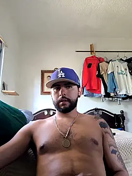 Snapshot of dickman10 chatting on February 21, 10:26 pm dickman10 online show from February 21, 10:26 pm