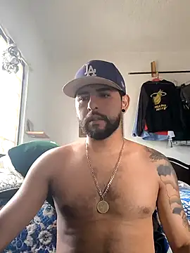Snapshot of dickman10 chatting on February 16, 10:43 pm dickman10 online show from February 16, 10:43 pm