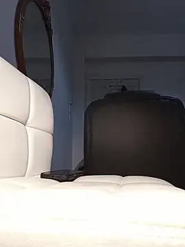 aleds17668 online show from April 17, 5:32 am