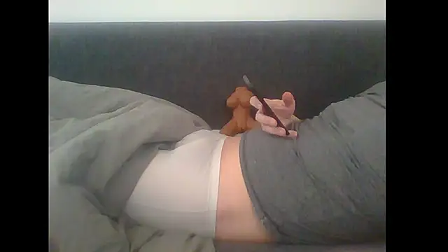 Snapshot of j3sp3r930 chatting on February 12, 1:37 pm j3sp3r930 online show from February 12, 1:37 pm