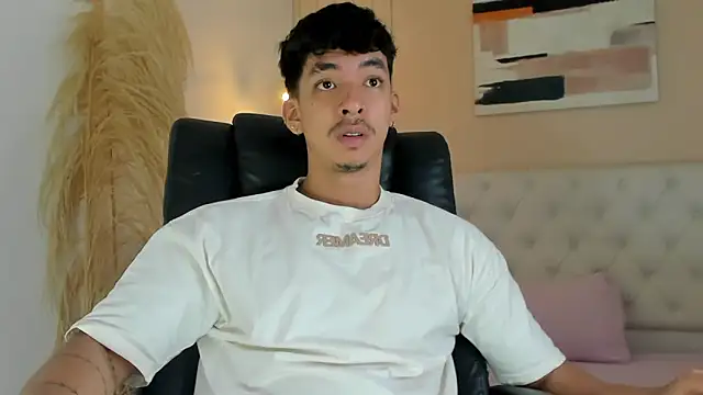 ISAAC CRYSTON online show from November 8, 8:56 pm