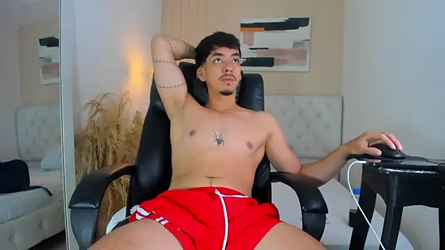 ISAAC CRYSTON online show from March 14, 9:55 pm