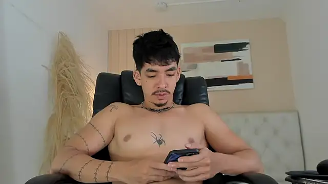 ISAAC CRYSTON online show from January 9, 8:36 pm