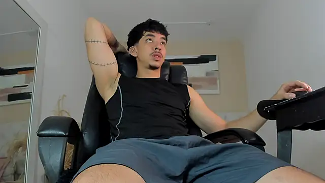 ISAAC CRYSTON online show from April 8, 10:51 pm