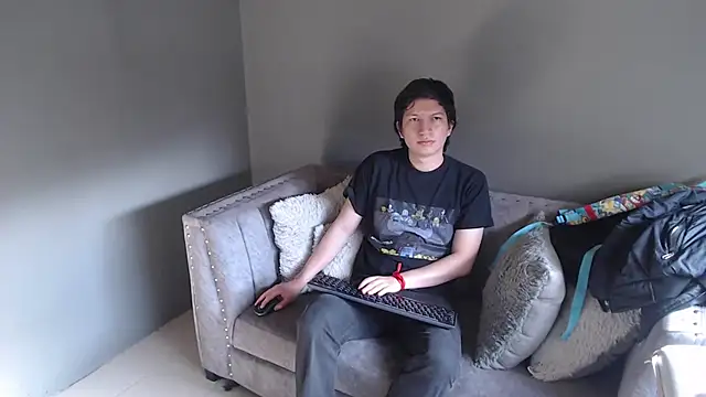 Snapshot of Golden-Boyy chatting on February 9, 1:03 pm Golden-Boyy online show from February 9, 1:03 pm
