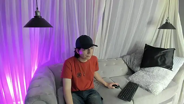 Snapshot of Golden-Boyy chatting on March 16, 12:11 pm Golden-Boyy online show from March 16, 12:11 pm