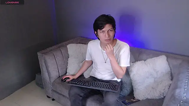 Snapshot of Golden-Boyy chatting on February 13, 11:50 am Golden-Boyy online show from February 13, 11:50 am