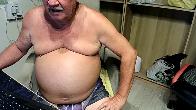 Snapshot of barenfan chatting on October 21, 8:23 pm barenfan online show from October 21, 8:23 pm