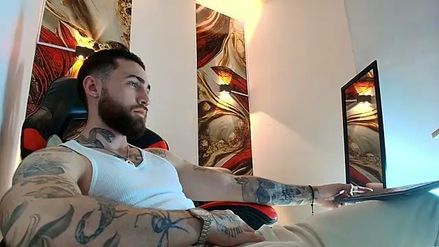 Luke davis01 online show from May 9, 1:56 pm