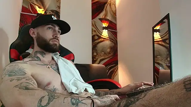 Snapshot of Luke_davis01 chatting on September 27, 2:15 pm Luke davis01 online show from September 27, 2:15 pm