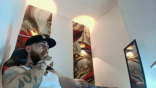 Luke davis01 online show from May 20, 1:06 pm
