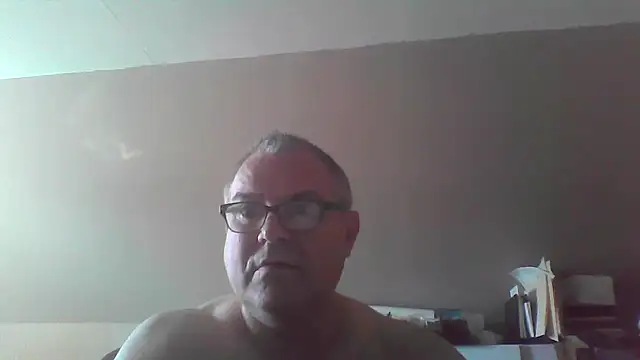 Snapshot of mkestr69 chatting on September 15, 2:51 pm mkestr69 online show from September 15, 2:51 pm