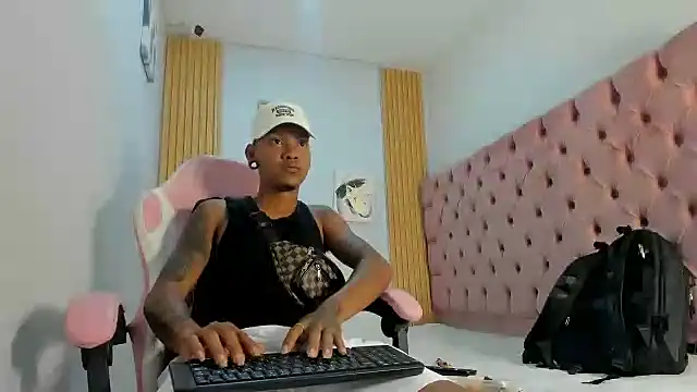 Snapshot of blackdirty420 chatting on October 13, 8:59 pm blackdirty420 online show from October 13, 8:59 pm