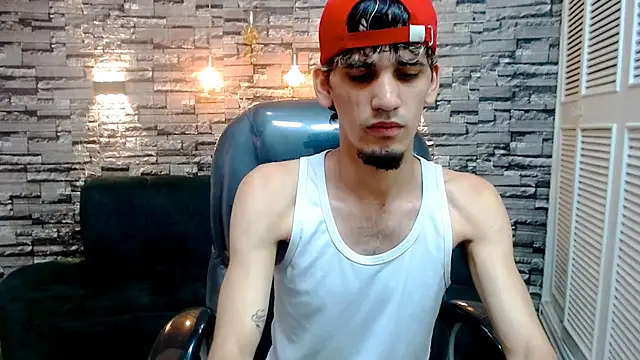 Snapshot of Dirty_Kingg chatting on February 6, 8:23 pm Dirty Kingg online show from February 6, 8:23 pm