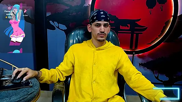 Snapshot of Dirty_Kingg chatting on October 23, 8:45 pm Dirty Kingg online show from October 23, 8:45 pm