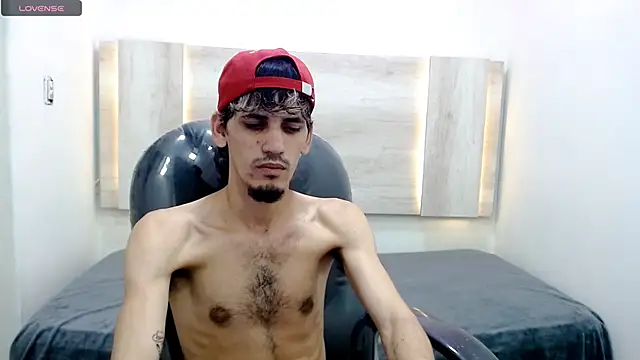 Snapshot of Dirty_Kingg chatting on February 12, 9:43 pm Dirty Kingg online show from February 12, 9:43 pm
