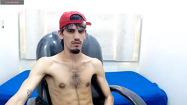 Snapshot of Dirty_Kingg chatting on February 19, 9:58 pm Dirty Kingg online show from February 19, 9:58 pm