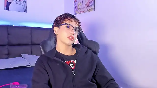 Aiiden 15 online show from October 16, 12:13 pm