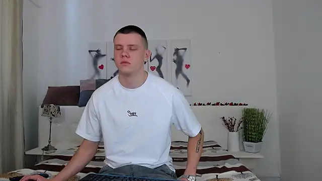 Ryker Seen online show from February 12, 7:23 am