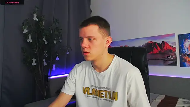 Ryker Seen online show from March 20, 4:40 am