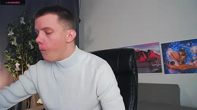 Ryker Seen online show from March 17, 9:13 pm