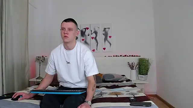 Ryker Seen online show from February 11, 6:40 am