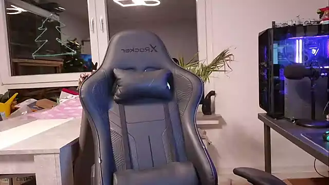 ademandjulia online show from January 11, 7:39 pm