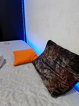 And25bn online show from April 26, 11:34 pm