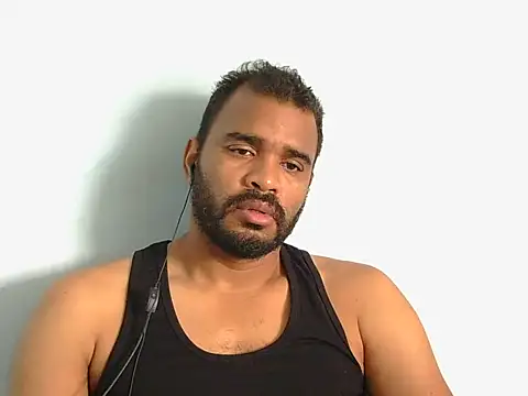 Snapshot of YOX22 chatting on October 3, 2:11 pm YOX22 online show from October 3, 2:11 pm
