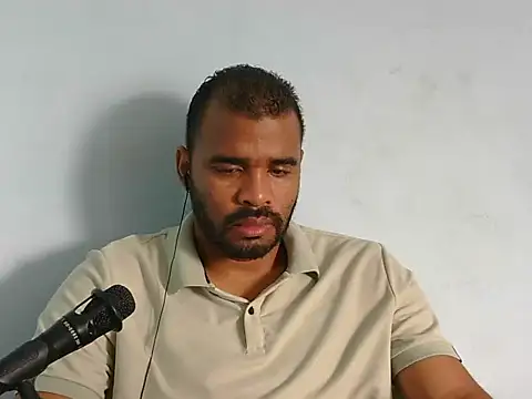 Snapshot of YOX22 chatting on September 22, 1:43 pm YOX22 online show from September 22, 1:43 pm