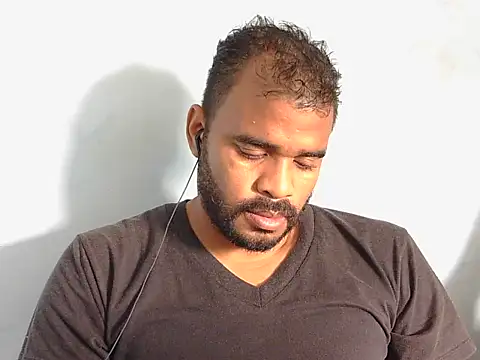 Snapshot of YOX22 chatting on September 29, 1:52 pm YOX22 online show from September 29, 1:52 pm
