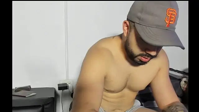 Snapshot of mikeblaree chatting on October 19, 8:01 pm mikeblaree online show from October 19, 8:01 pm