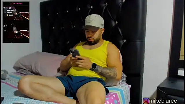 mikeblaree online show from February 2, 1:37 am