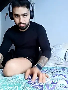 Snapshot of mikeblaree chatting on October 10, 4:45 pm mikeblaree online show from October 10, 4:45 pm