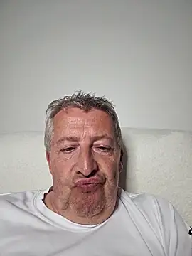 mann4u147 online show from April 30, 8:49 pm